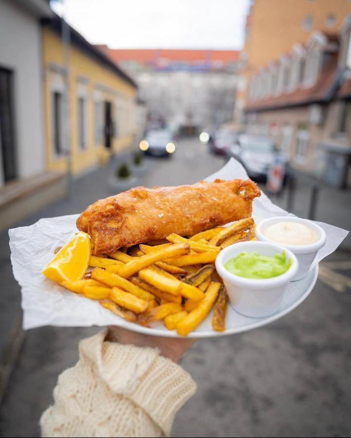 Street Food Possonium Apartments Братислава Экстерьер фото