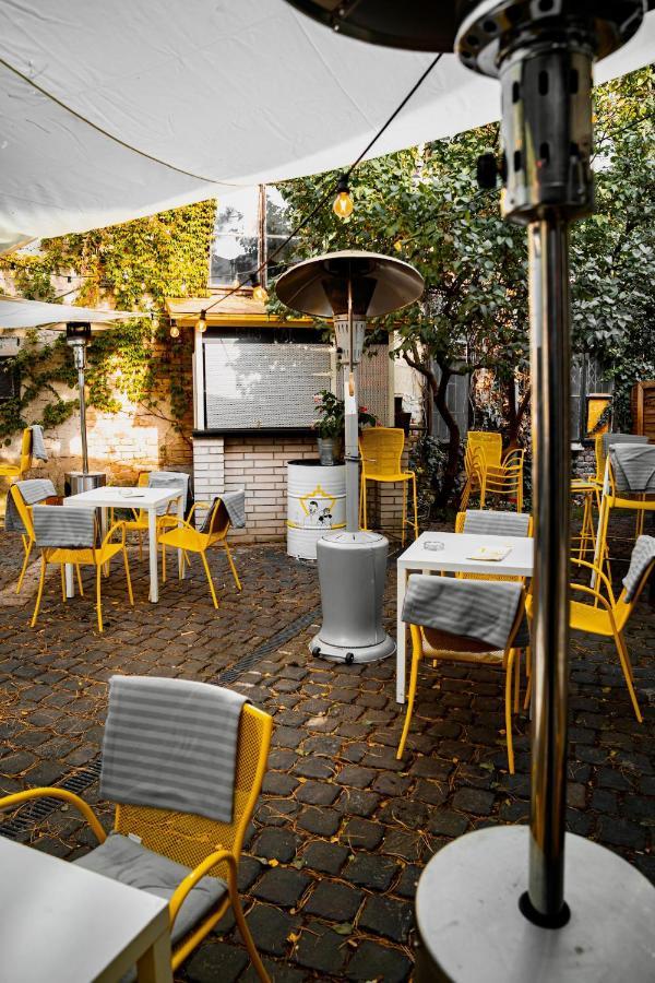 Street Food Possonium Apartments Братислава Экстерьер фото